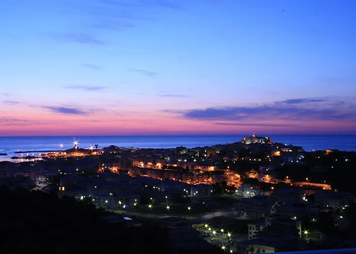 Ξενοδοχείο με διαμερίσματα Il Falco 4*