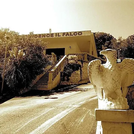 Aparthotel Il Falco 4*